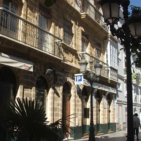 Cuatro Naciones Πανσιόν *